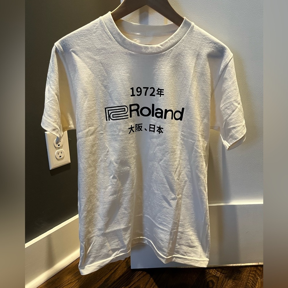 Roland Lifestyle Kanji T-Shirt size Small Ivory - NWT